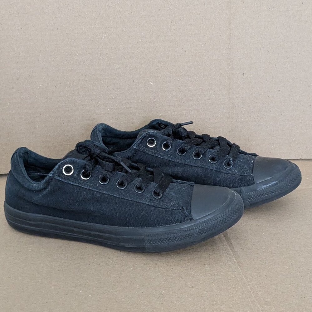 Converse Chuck Taylor All Star Women's  Classic Low Top Shoes Sneakers Sz 5